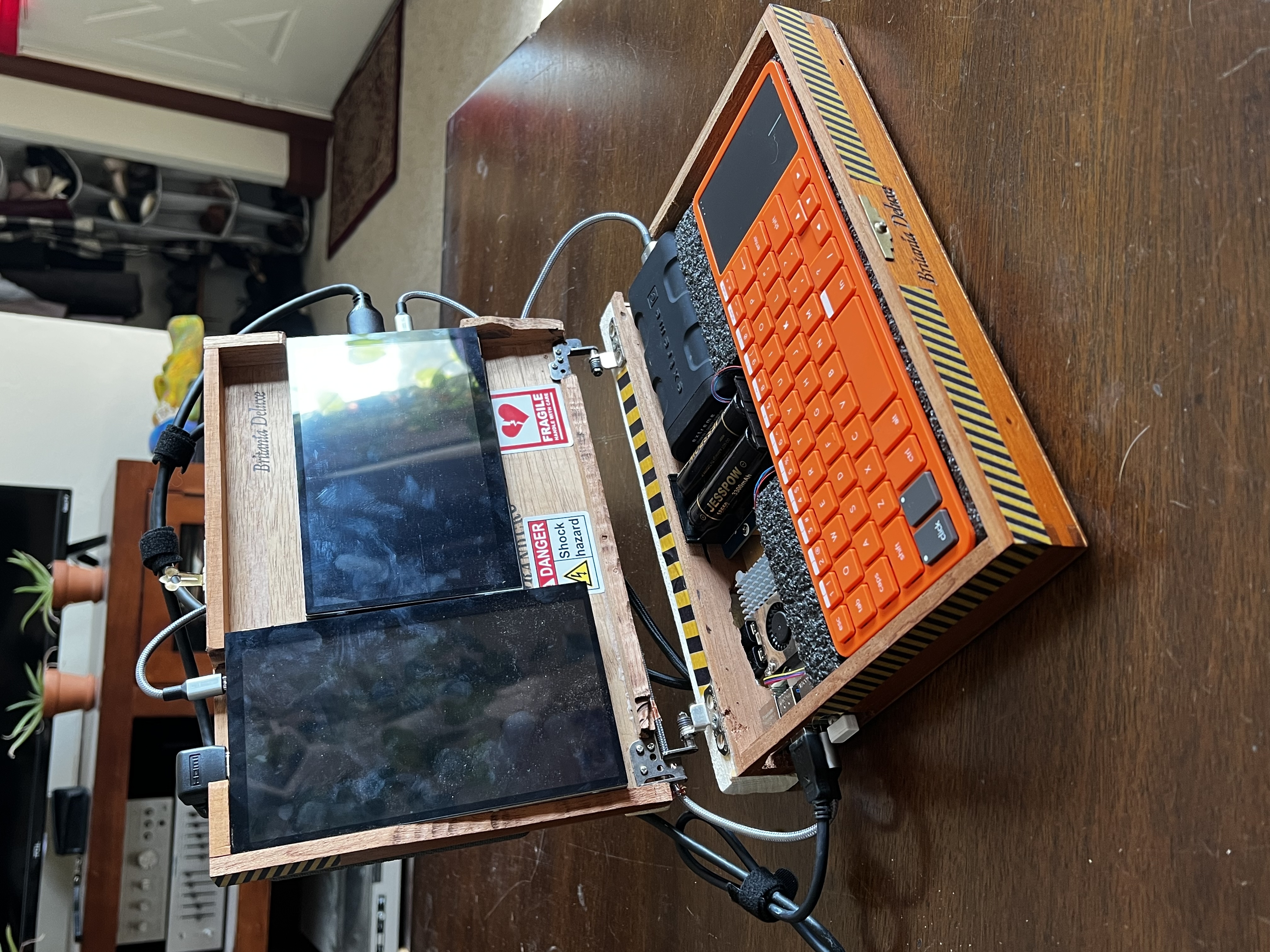 cyGar-01 — keyboard and screen layout